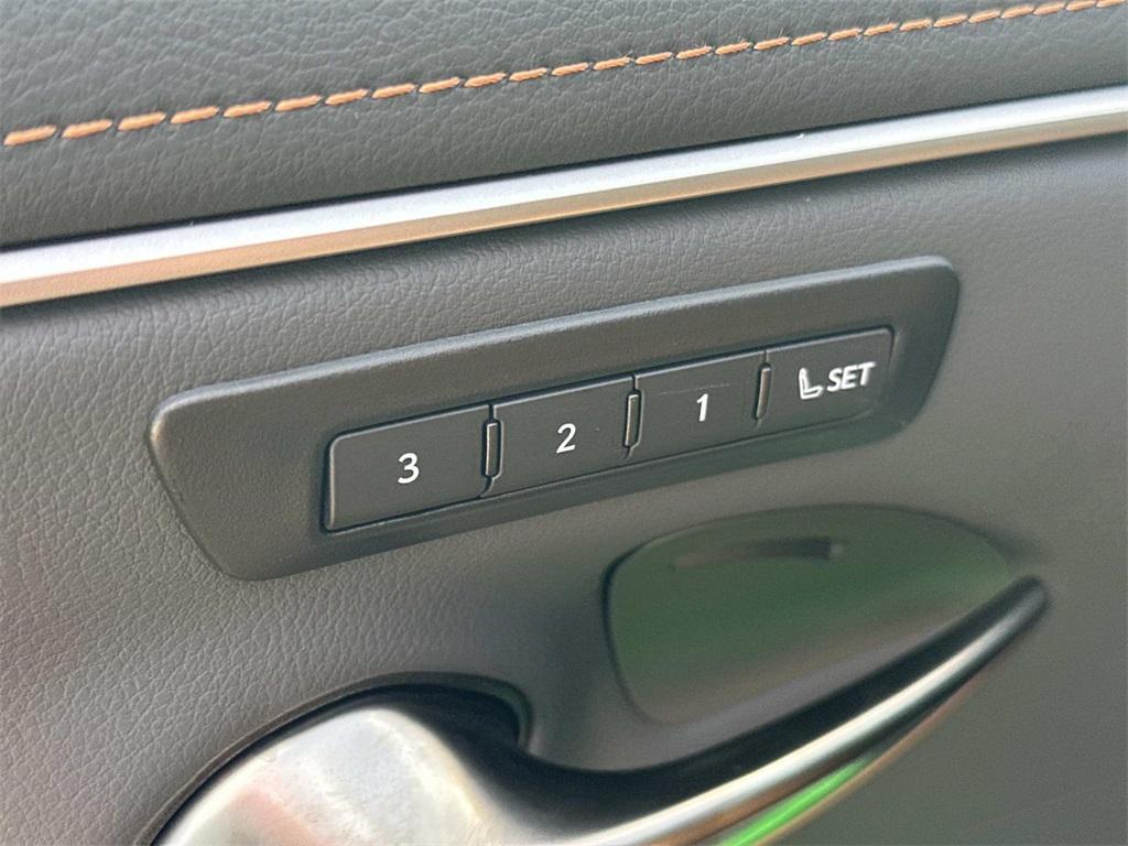 new 2025 Lexus ES 300h car, priced at $50,424