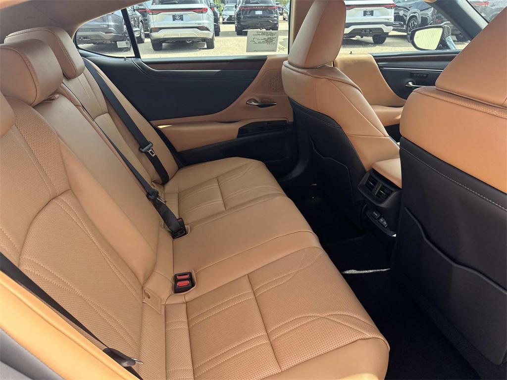 new 2025 Lexus ES 300h car, priced at $50,424