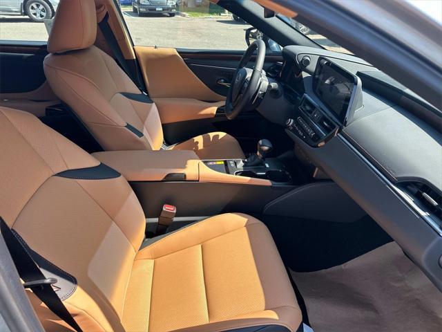 new 2025 Lexus ES 300h car, priced at $49,357