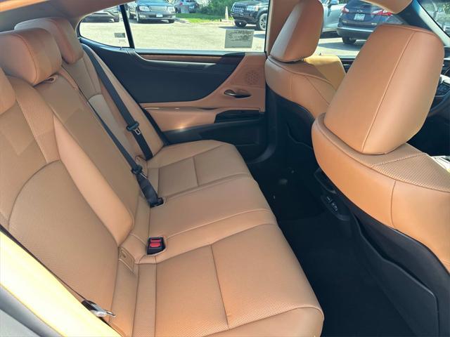 new 2025 Lexus ES 300h car, priced at $49,357