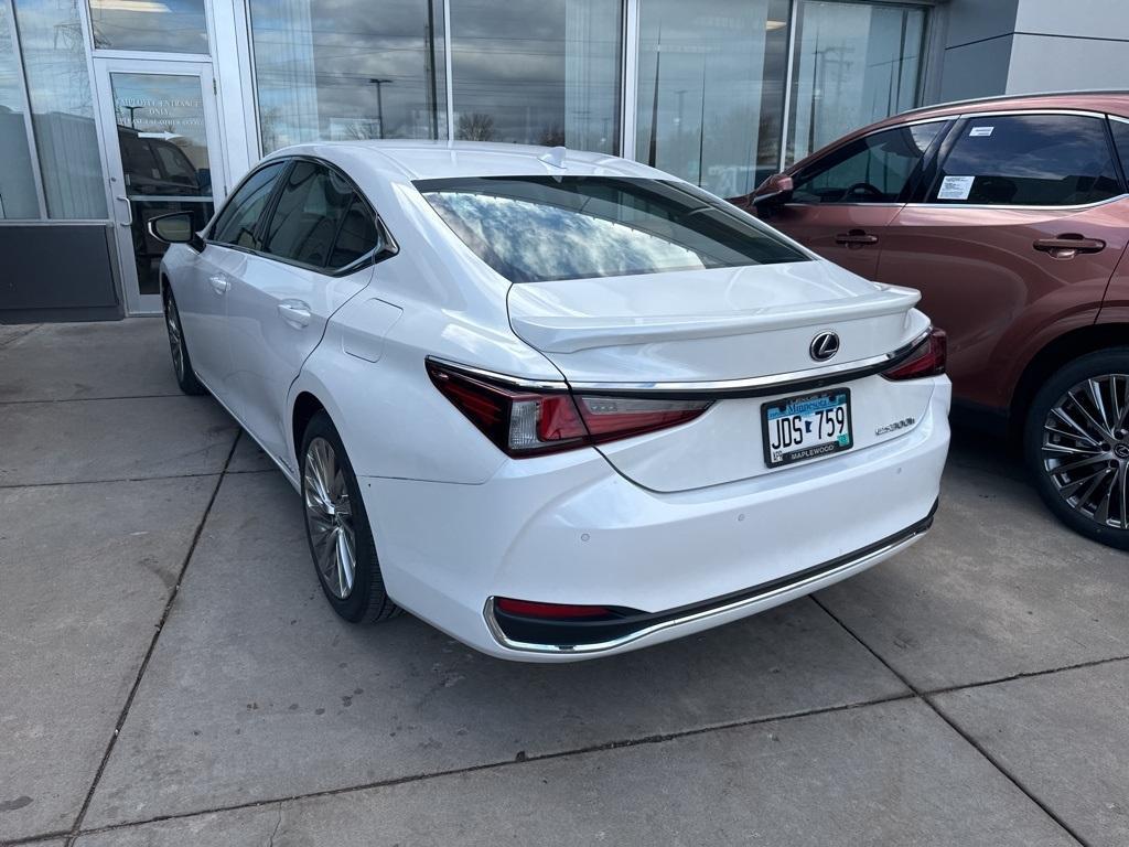 used 2022 Lexus ES 300h car, priced at $38,500