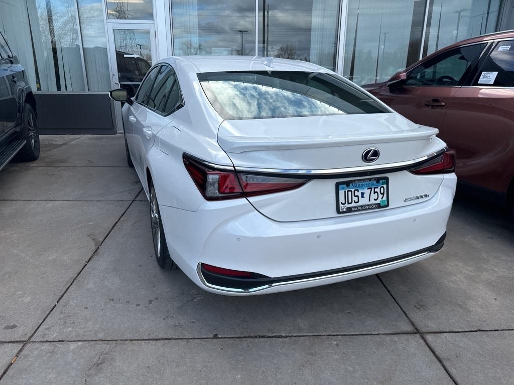 used 2022 Lexus ES 300h car, priced at $38,500