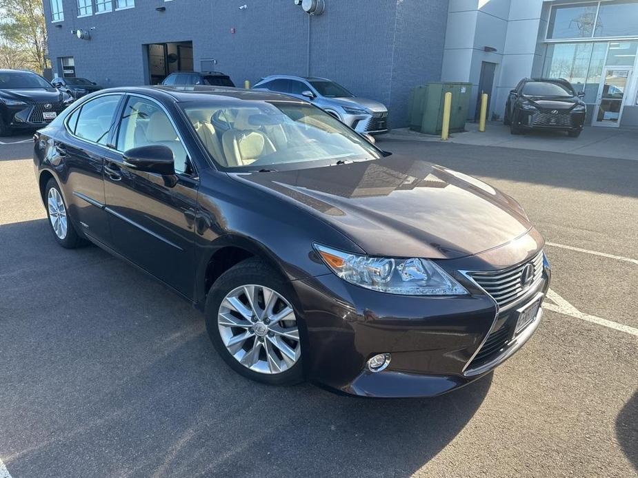 used 2015 Lexus ES 300h car, priced at $20,999