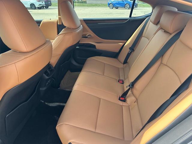 new 2025 Lexus ES 300h car, priced at $48,563