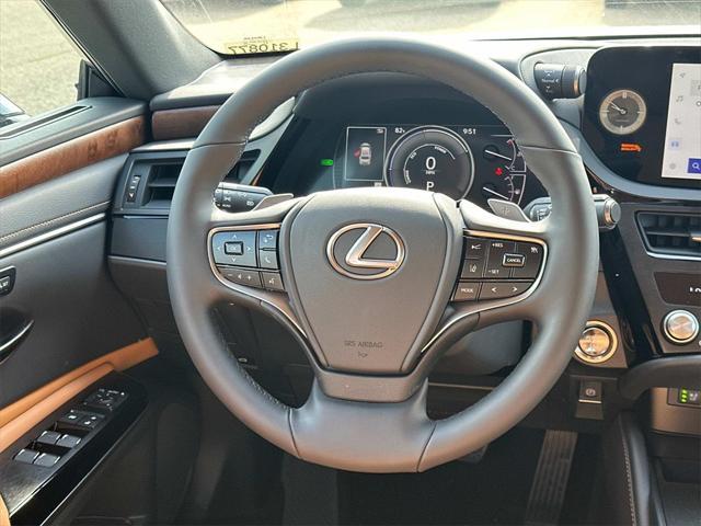 new 2025 Lexus ES 300h car, priced at $48,563