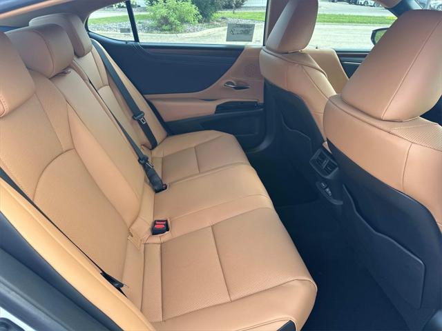 new 2025 Lexus ES 300h car, priced at $49,357