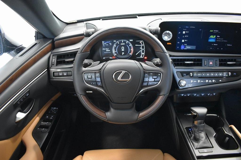 new 2025 Lexus ES 350 car, priced at $54,418