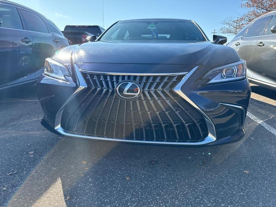 used 2022 Lexus ES 350 car, priced at $32,999