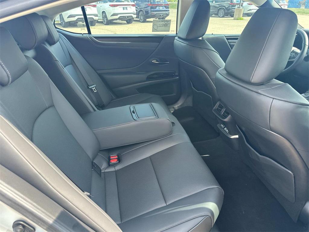new 2025 Lexus ES 300h car, priced at $49,451