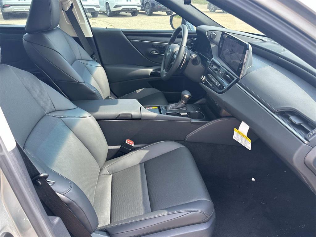 new 2025 Lexus ES 300h car, priced at $49,451