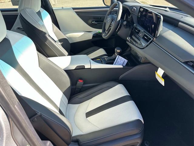 new 2025 Lexus ES 350 car, priced at $55,204