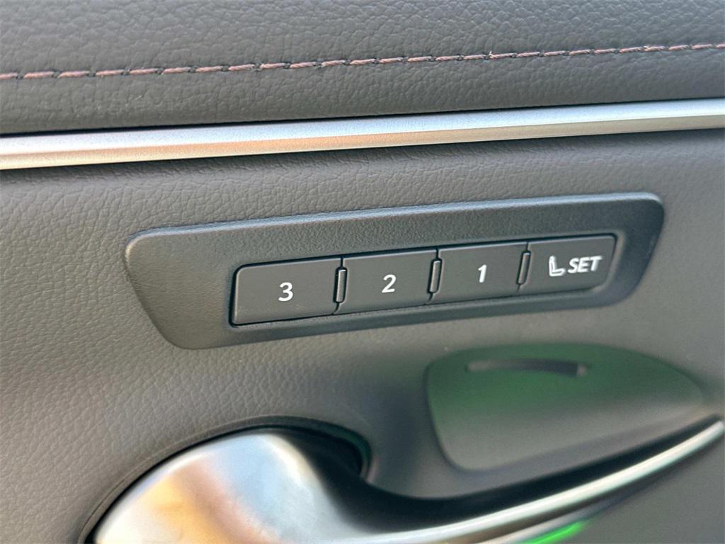 new 2025 Lexus ES 300h car, priced at $48,053
