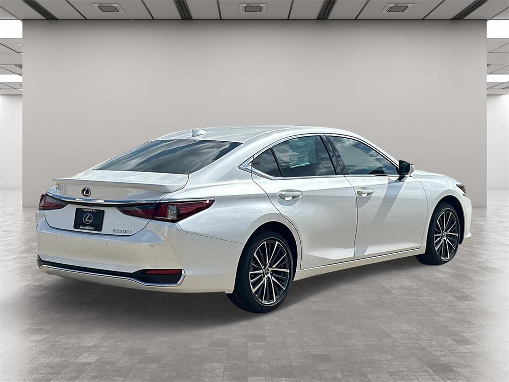 new 2025 Lexus ES 300h car, priced at $48,053