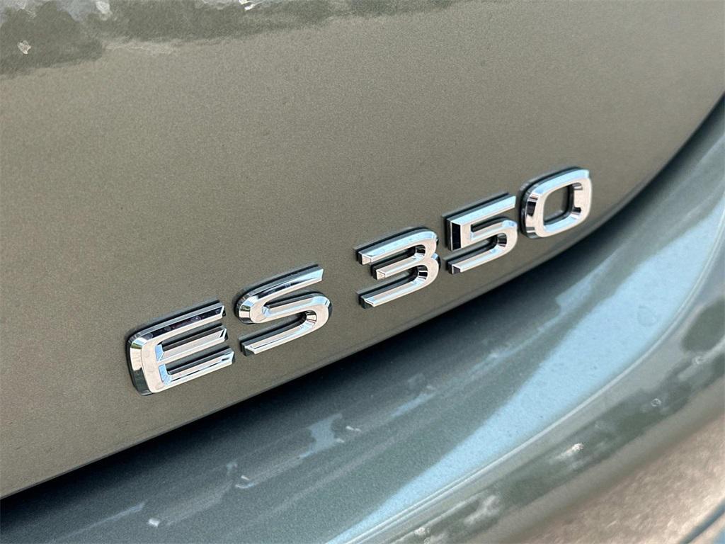 new 2025 Lexus ES 350 car, priced at $50,997