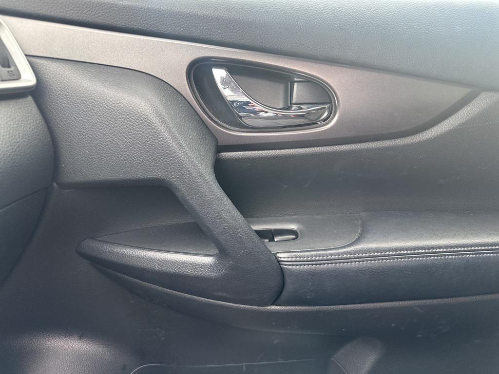 used 2016 Nissan Rogue car, priced at $10,000