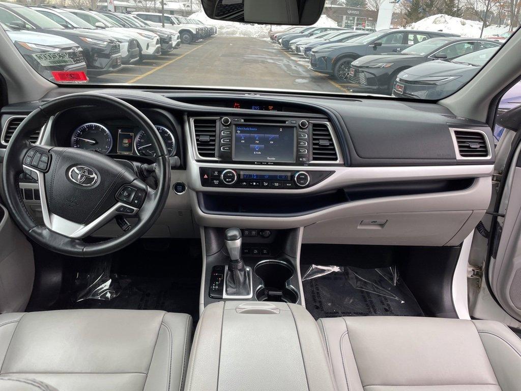 used 2019 Toyota Highlander car, priced at $23,800