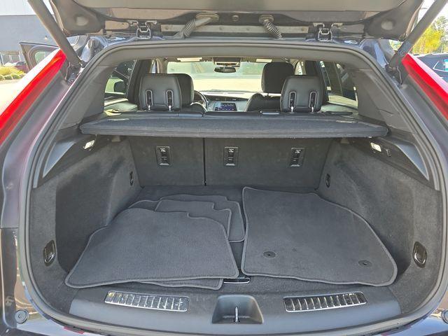used 2023 Cadillac XT4 car, priced at $26,649