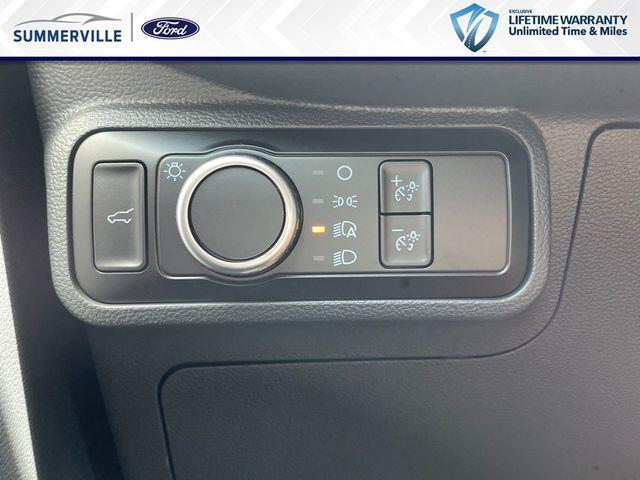 new 2025 Ford Explorer car, priced at $40,040