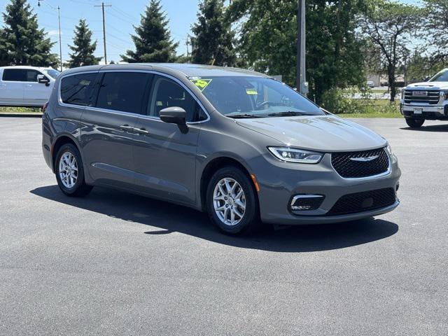 used 2023 Chrysler Pacifica car, priced at $23,650