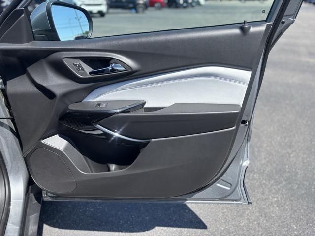 new 2025 Chevrolet Trax car, priced at $24,690
