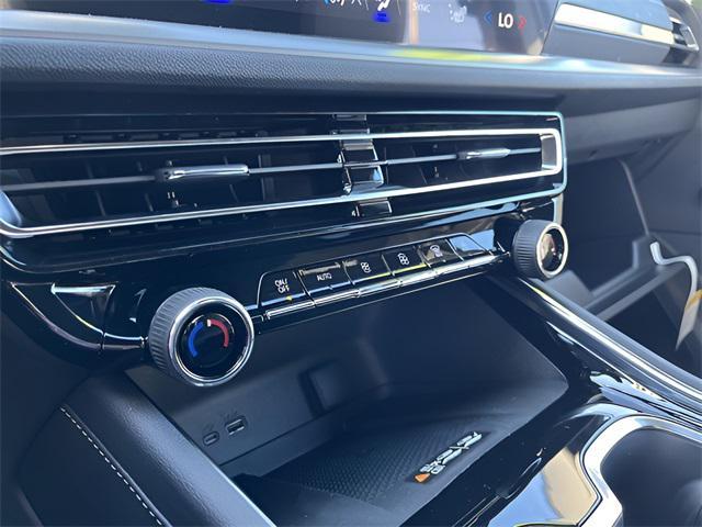 new 2026 Chevrolet Traverse car, priced at $49,030