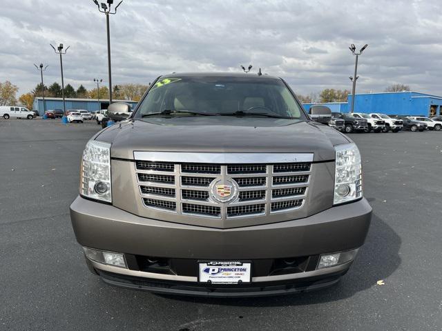 used 2013 Cadillac Escalade ESV car, priced at $15,998