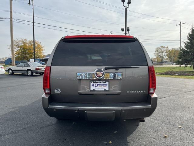 used 2013 Cadillac Escalade ESV car, priced at $15,998