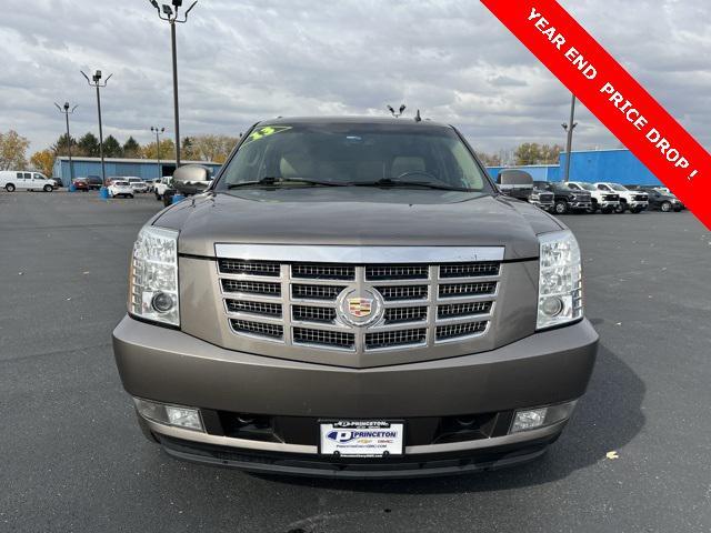 used 2013 Cadillac Escalade ESV car, priced at $14,498