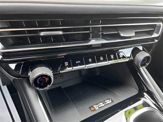 new 2026 Chevrolet Traverse car, priced at $48,025