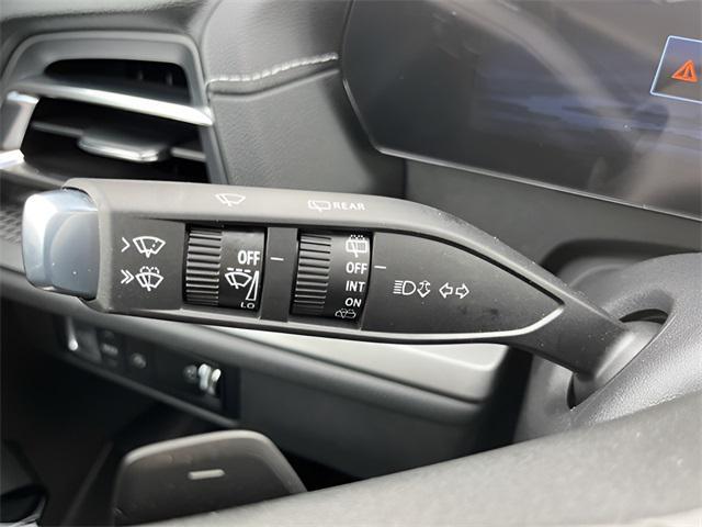 new 2026 Chevrolet Traverse car, priced at $48,025