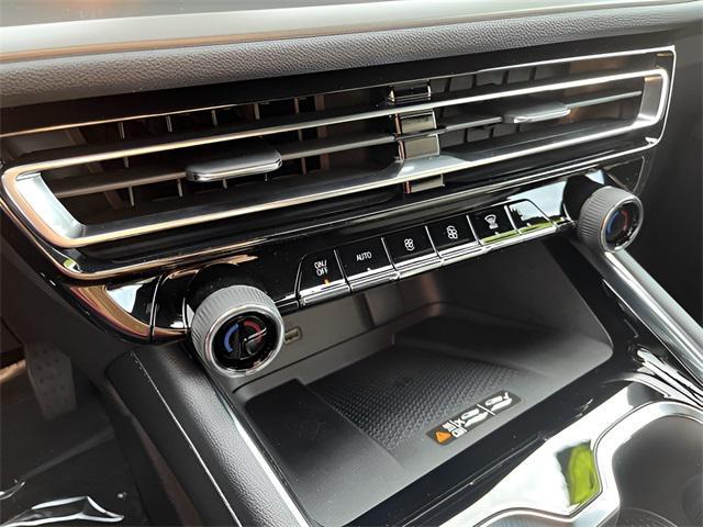 new 2026 Chevrolet Traverse car, priced at $49,020