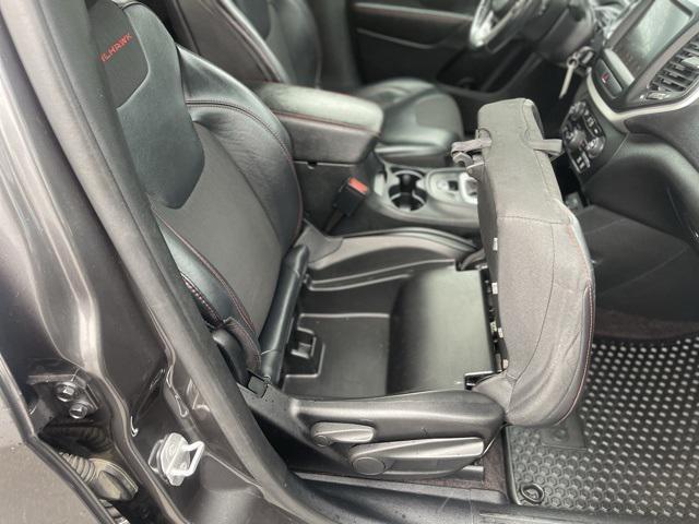 used 2016 Jeep Cherokee car, priced at $12,999