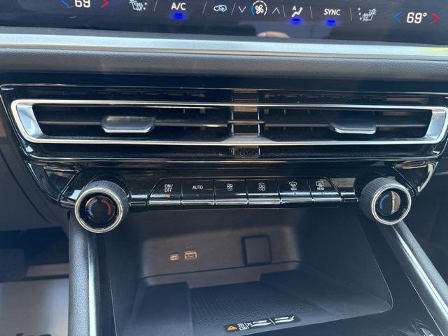 used 2024 Chevrolet Traverse car, priced at $37,777