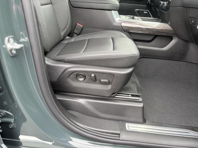new 2025 Chevrolet Silverado 2500 car, priced at $83,040