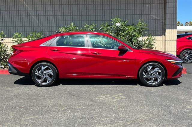 new 2025 Hyundai Elantra car, priced at $26,087