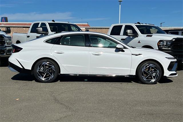 new 2024 Hyundai Sonata car, priced at $30,805