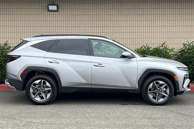 new 2025 Hyundai TUCSON Hybrid car, priced at $36,130