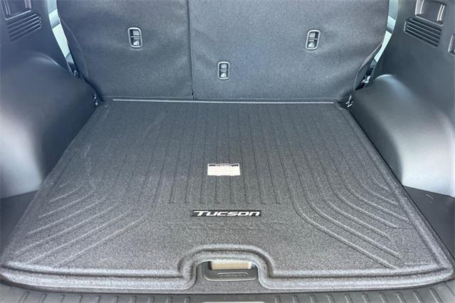 new 2025 Hyundai TUCSON Hybrid car, priced at $40,810
