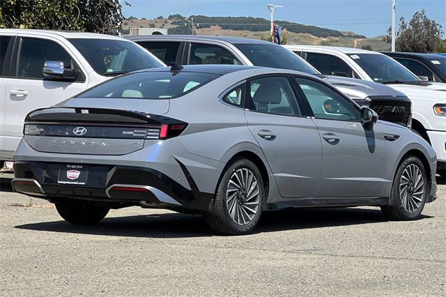 new 2025 Hyundai Sonata Hybrid car, priced at $34,060