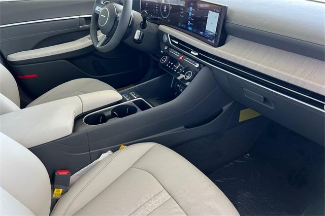 new 2025 Hyundai Sonata Hybrid car, priced at $34,060