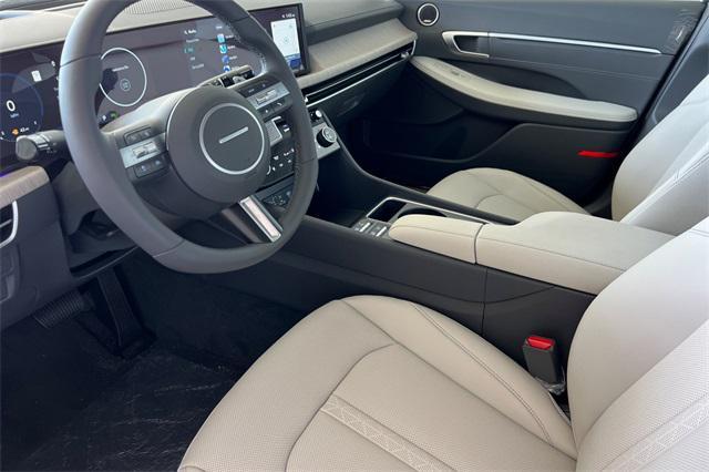 new 2025 Hyundai Sonata Hybrid car, priced at $34,060