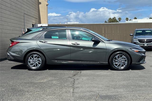 new 2025 Hyundai ELANTRA HEV car, priced at $22,680