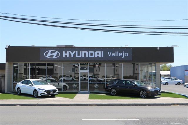 used 2023 Hyundai Santa Fe car, priced at $39,990