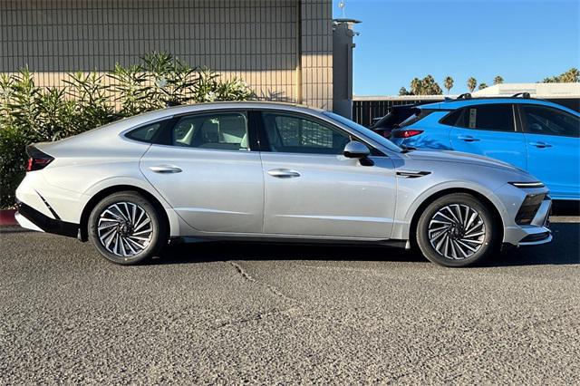 new 2025 Hyundai Sonata Hybrid car, priced at $37,390