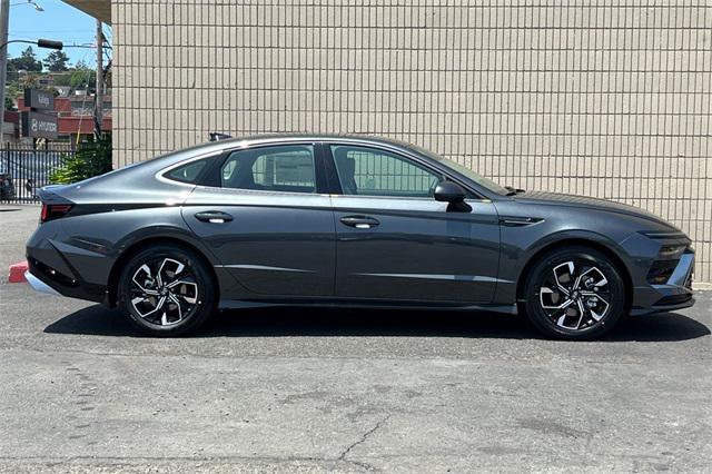 new 2025 Hyundai Sonata car, priced at $25,850