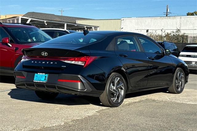 new 2025 Hyundai Elantra HEV car, priced at $26,980