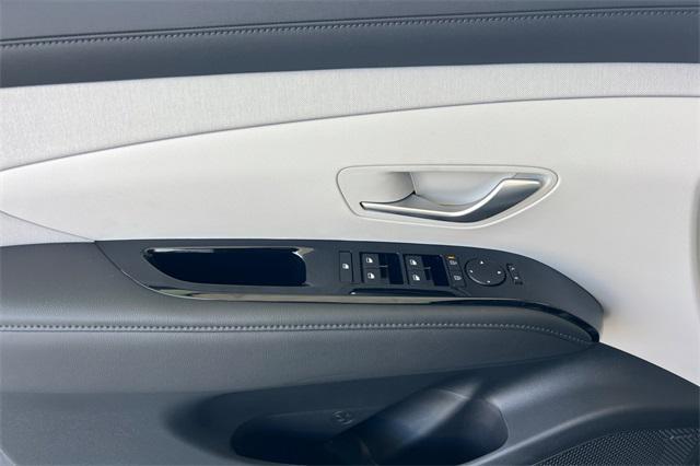new 2025 Hyundai TUCSON Hybrid car, priced at $40,835