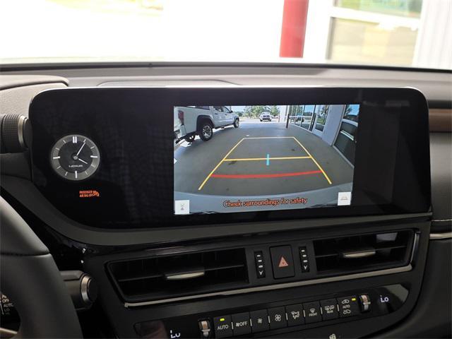 new 2025 Lexus ES 300h car, priced at $51,490