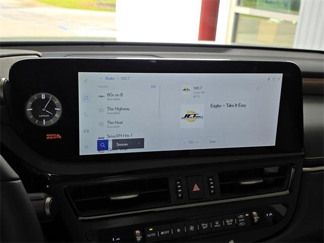 new 2025 Lexus ES 300h car, priced at $51,490