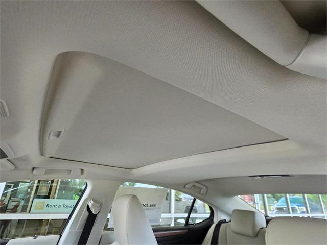 new 2025 Lexus ES 300h car, priced at $50,990